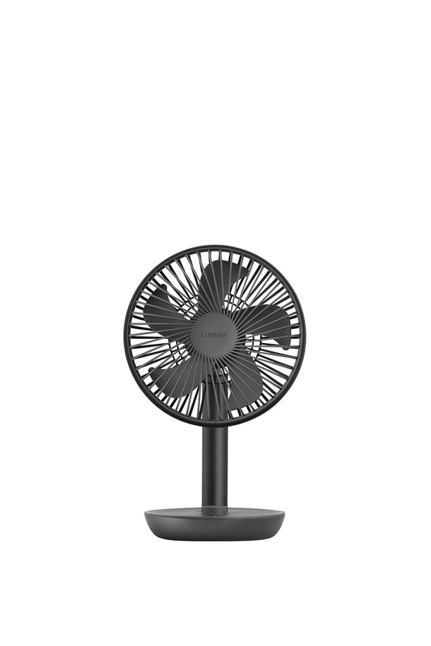 [루메나] 탁상용 무선 선풍기 FAN STAND 3Z는 다이얼 컨트롤 방식의 무선 선풍기로, 실내, 책상, 아웃도어 등 다양한 환경에서 사용할 수 있습니다. 인디고, 핑크퍼플, 미드나잇 그레이 등 8가지 다채로운 색상으로 제공되며, 165 x 131 x 268mm 크기에 460g으로 휴대성이 뛰어납니다. 4,000mAh 배터리로 최대 20시간 사용 가능하며, 4단계 풍량 조절, 좌우 회전, 타이머 설정 기능에 BLDC 모터와 5엽 블레이드로 시원함을 더합니다. C타입 충전 방식으로 편리하며, 최대 10m 거리까지 바람을 전달합니다.
