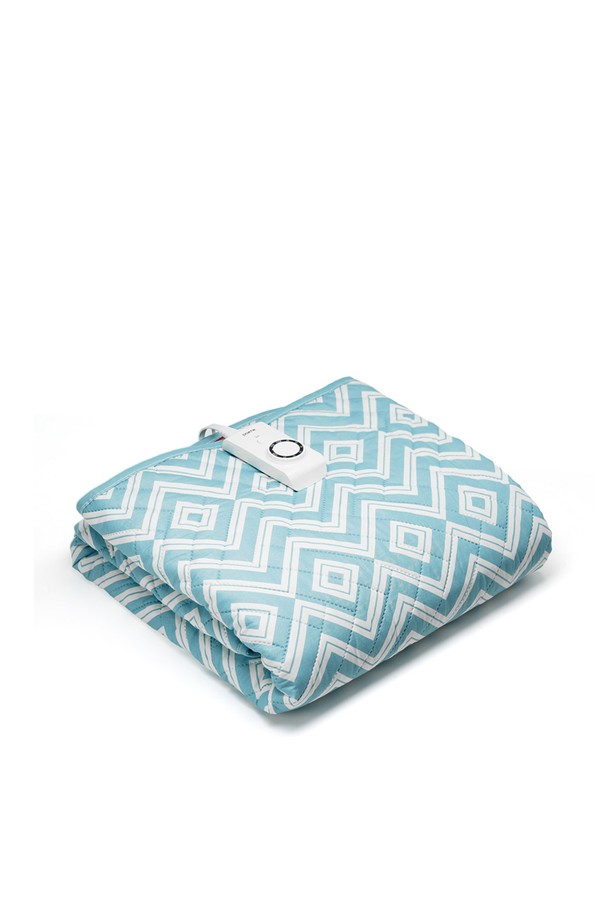 [보국] 전자파 안심 워셔블 카본 전기요 오로라민트 싱글 BKB-3606S는 차분하고 세련된 오로라민트 컬러의 싱글 사이즈 전기요입니다. 6중 카본 발열선과 원적외선 방출 기능으로 따뜻함을 제공하며, 9단계 온도 조절 및 15시간 자동 꺼짐 타이머를 통해 안전하고 편리하게 사용할 수 있습니다. 전자파 안심 설계와 6중 안전보호 시스템(과열방지, 과전압 보호)으로 안심하고 사용할 수 있으며, 워셔블 기능으로 위생적인 관리가 가능합니다. 슬림하고 모던한 디자인으로 인테리어 효과까지 더하며, 카본 소재로 제작되어 부드러운 촉감을 선사합니다.
