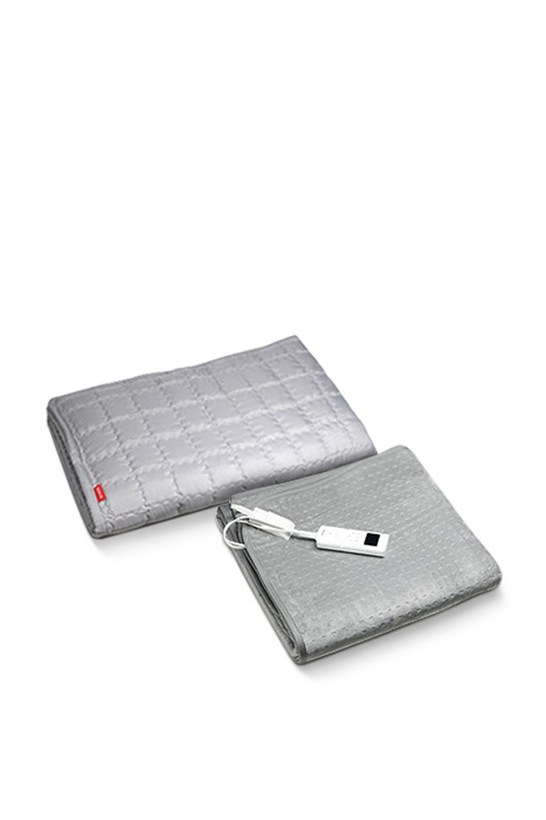 [보국] 엔슬립 듀얼히트 탄소매트 싱글 BKB-5H01S는 실내에서 사용하는 전기매트입니다. 듀얼히트 기능을 통해 발열과 보온 기능을 제공합니다. 탄소 소재를 사용하여 제작되었으며, 그레이 색상의 싱글 사이즈입니다.
