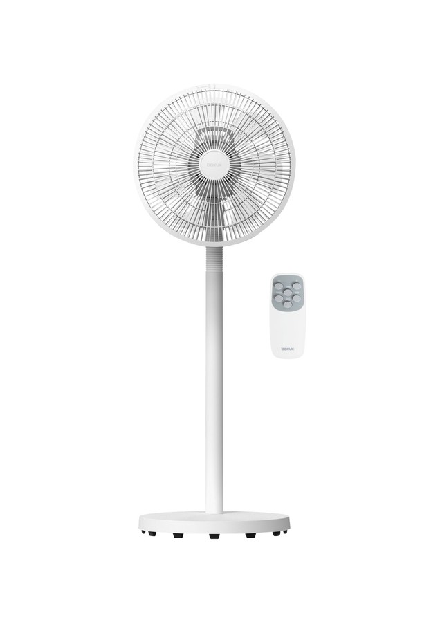 보국 스마트 99 써큘레이터 BKF-5630W는 99단계의 섬세한 바람 조절과 자연풍, 수면풍, 일반풍의 3가지 작동 모드를 제공하여 쾌적한 환경을 조성합니다. 좌우 자동 회전, 상하 수동 조절, 3단계 높이 조절 기능으로 공간 활용도를 높였으며, 1~7시간 타이머, 저소음 설계로 편리함을 더했습니다. 30cm 날개, 50W 소비전력, 23.7dB(7단계 기준) 저소음, KC EMC 안전인증을 받았으며, 탈착식 전면 가드와 보관용 파우치를 포함해 실용성까지 갖춘 제품입니다.
