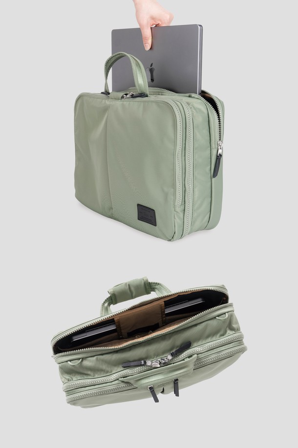 Staple Travel Brief L은 40 x 29.5 x 15cm 크기의 남성용 브리프케이스로, 16인치 노트북 수납이 가능한 전용 포켓과 A4 문서 수납을 지원합니다. 그린 색상의 무지 디자인에 나일론 소재를 사용하여 내구성을 높였으며, 생활 방수 기능과 탈부착 가능한 스트랩, 트롤리 슬리브를 갖춰 여행과 일상 모두 활용 가능합니다. 내부 슬립 포켓, 전면 포켓, 후면 지퍼 포켓, 에어 매쉬 어깨 스트랩 패드로 수납력과 편안함을 더했습니다.
