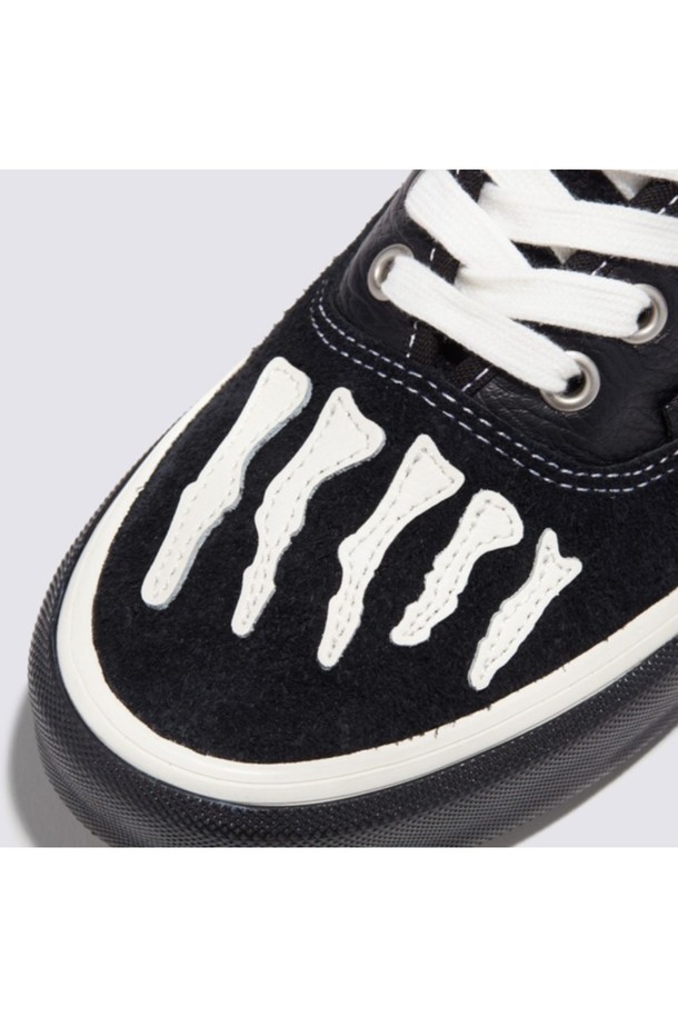 VANS - 스니커즈 - Vans x Mark SBTG 어센틱 레더 블랙 Vans x Mark SBTG Authentic Black / VN000BW5BPR1