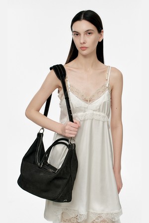 DUMPLING TOTE_black nubuck