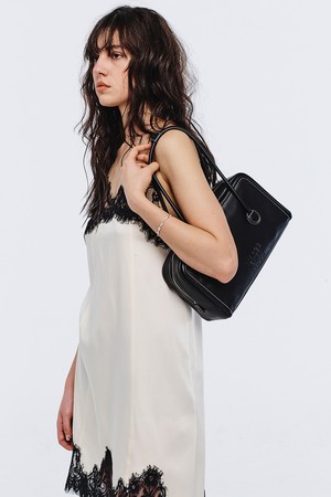 SOFT BOSTON SMALL_black plain