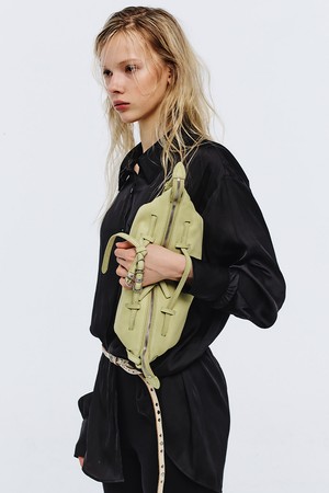 GRANDMA USED SLING BAG_avocado nubuck