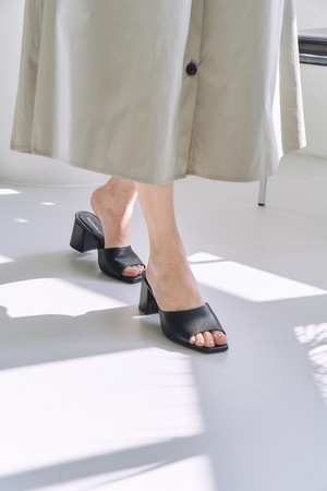 626025-1 샌들 뮬_블랙(6.5cm)