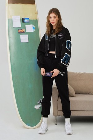 [오닐] [모델착장] 여성 클레이 오가닉 트레이닝 조거 팬츠 OWPTL5205-199