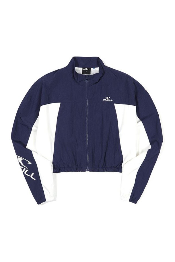 [오닐] 여성 라곤 컬러블록 트레이닝 점퍼 OWWTM7104-611은 스포츠 활동과 일상에서 모두 활용 가능한 여성용 트레이닝 점퍼입니다. 다크 바이올렛 컬러의 스포티한 디자인으로, 봄/가을 계절에 적합하며, 컬러블록 패턴이 특징입니다. 얇고 가벼운 나일론 및 폴리에스테르 혼방 소재로 제작되어 부드러운 촉감과 뛰어난 통기성을 제공합니다. 슬림핏, 레귤러핏, 루즈핏, 오버핏 등 다양한 핏으로 연출 가능하며, 후드 디자인과 지퍼 포켓, 메쉬 안감 등의 디테일이 돋보입니다. 단품 또는 세트로 착용하여 피트니스룩, 러닝룩, 캐주얼 스타일을 연출할 수 있습니다.
