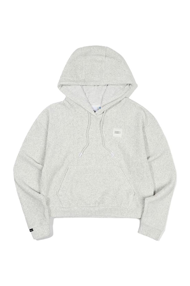 [오닐] 여성 노벨 코듀로이 후디 OWTFM8109-103는 포근한 분위기의 여성 후디입니다. 크림 컬러의 코듀로이(Corduroy) 소재에 골지 패턴으로 포인트를 주어 캐주얼하면서도 세련된 스타일을 연출합니다. 두꺼운 두께감과 부드러운 촉감, 신축성으로 편안한 착용감을 선사하며, 보온성이 뛰어나 가을, 겨울철 데일리룩으로 활용하기 좋습니다. 슬림, 스탠다드, 루즈, 오버핏 등 다양한 핏으로 연출할 수 있으며, 오닐(O'NEILL)의 OWPTS8112 제품과 세트 코디하여 더욱 완성도 있는 스타일을 완성해 보세요. 후드 디자인과 긴 소매 기장으로 따뜻함과 스타일을 동시에 잡았습니다.
