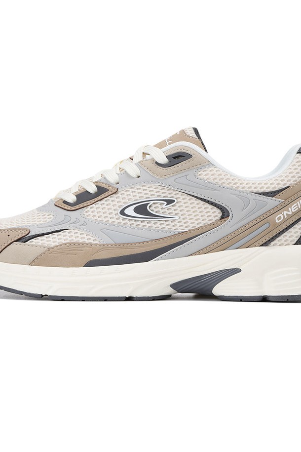 [오닐] 24SS 남성 MONTAUK 2.0 LOW 운동화 OMSSNI403-509는 일상, 스포츠, 캐주얼 등 다양한 활동에 적합한 남성용 운동화입니다. 베이지 컬러에 로고 패턴으로 포인트를 주었으며, 메쉬 소재를 사용하여 통기성이 뛰어나고 경량으로 제작되어 편안한 착화감을 제공합니다. 끈으로 간편하게 조절 가능하며, 250부터 280까지 다양한 사이즈로 출시되었습니다.

