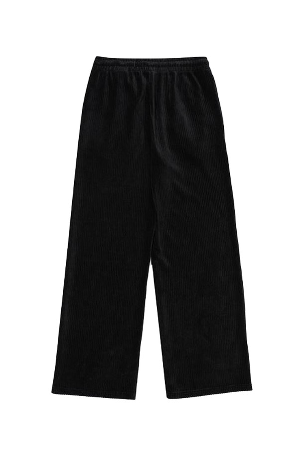 [오닐] 여성 노벨 코듀로이 스트레이트 팬츠 OWPTM8112-199는 가을, 겨울 시즌에 어울리는 여성용 코듀로이 팬츠입니다. 부드러운 촉감의 면, 폴리에스테르, 폴리우레탄, 코듀로이 혼방 소재로 제작되어 편안한 착용감을 선사합니다. 캐주얼, 클래식, 미니멀 스타일을 아우르며, 데일리룩과 모임룩 등 다양한 TPO에 활용 가능합니다. 핏은 레귤러핏, 바지 기장은 긴바지이며, 신축성이 있어 활동성을 더했습니다. 블랙 컬러의 스트레이트 핏으로 어떤 상의와도 쉽게 매치할 수 있으며, 세트 상품으로도 코디할 수 있습니다.
