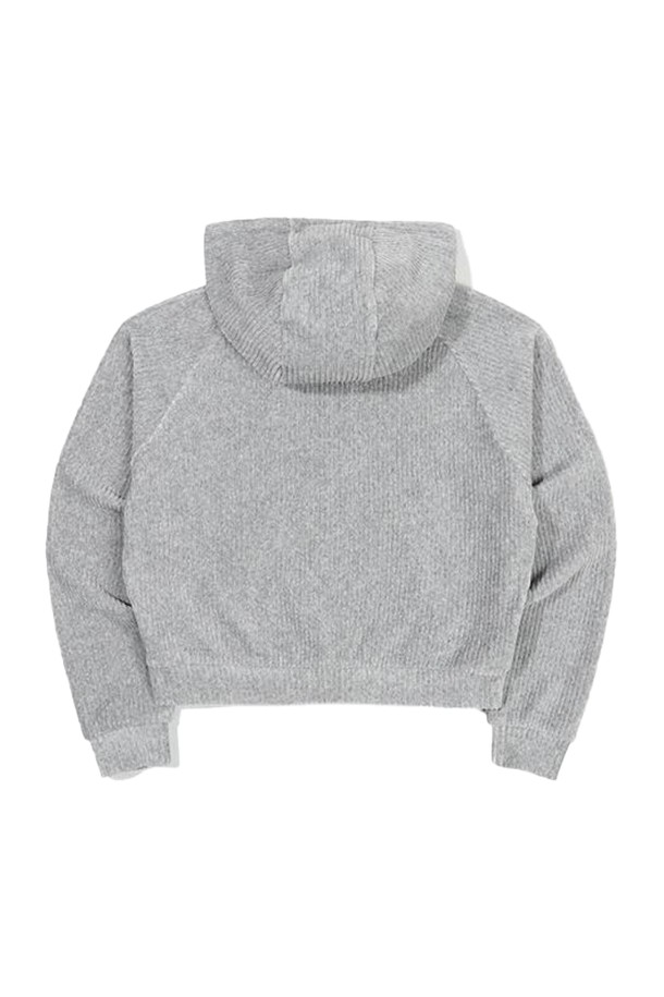 [오닐] 여성 노벨 코듀로이 후드 풀집 점퍼 OWJUM8106-193는 부드러운 촉감과 포근함을 선사하는 여성용 후드 점퍼입니다. 가을과 겨울에 어울리는 두꺼운 두께감과 긴소매 기장으로 따뜻하게 착용할 수 있습니다. 캐주얼, 스포티, 미니멀 스타일을 모두 소화 가능하며, 일상, 동네 마실, 산책 등 다양한 TPO에 활용하기 좋습니다. 슬림핏 디자인에 밀란지 그레이 컬러, 코듀로이 골 조직 패턴이 돋보이며, 집업 스타일로 간편하게 입고 벗을 수 있습니다. 면, 폴리에스터, 폴리우레탄 혼방 소재로 제작되어 신축성 또한 우수합니다.
