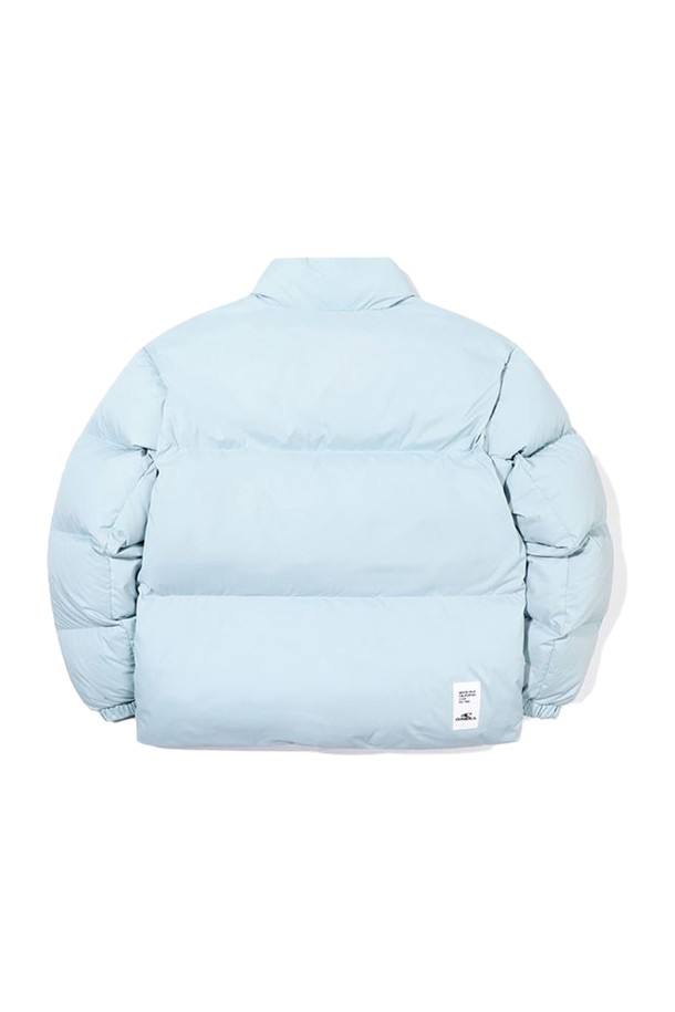 [오닐] 공용 발열 베이 덕다운 점퍼 OUDMM4155-920은 겨울철 일상에서 따뜻하고 스타일리시하게 착용할 수 있는 덕다운 점퍼입니다. 라이트 블루 컬러의 무지 디자인으로, 스포티하면서도 캐주얼한 무드를 연출합니다. 슬림핏, 레귤러핏, 루즈핏, 오버핏 등 다양한 핏으로 연출 가능하며, 두꺼운 두께감과 부드러운 촉감이 특징입니다. HEAT 시스템이 적용된 발열 기능과 보온성을 강화하여 추운 날씨에도 따뜻함을 유지해 줍니다. 긴 소매 기장의 집업 스타일로, 겨울 데일리룩에 활용하기 좋습니다.
