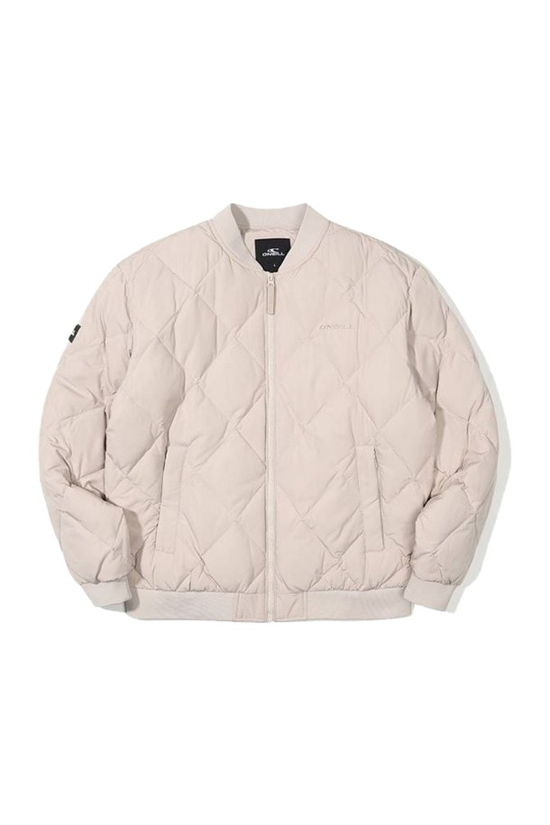 [오닐] 24/FW 남성 윈저 덕다운 라이트 점퍼 OMDLN4101-509는 가을, 초겨울에 어울리는 남성용 덕다운 점퍼입니다. 스포티하고 캐주얼한 스타일로, 일상과 스포츠 활동 모두에 적합합니다. 얇은 두께감과 부드러운 촉감의 폴리에스터, 나일론 혼방 소재로 제작되어 편안한 착용감을 제공합니다. 슬림핏, 레귤러핏, 루즈핏, 오버핏 등 다양한 핏으로 출시되어 폭넓은 스타일 연출이 가능하며, 퀼팅 패턴과 베이지 컬러가 세련된 느낌을 더합니다. 스타디움 칼라, 소매 로고 자수, 넥/소매/밑단 립조직, 덕다운 충전재, 보온성, 경량 기능을 갖춰 가을 나들이룩, 겨울 데일리룩에 활용하기 좋습니다.
