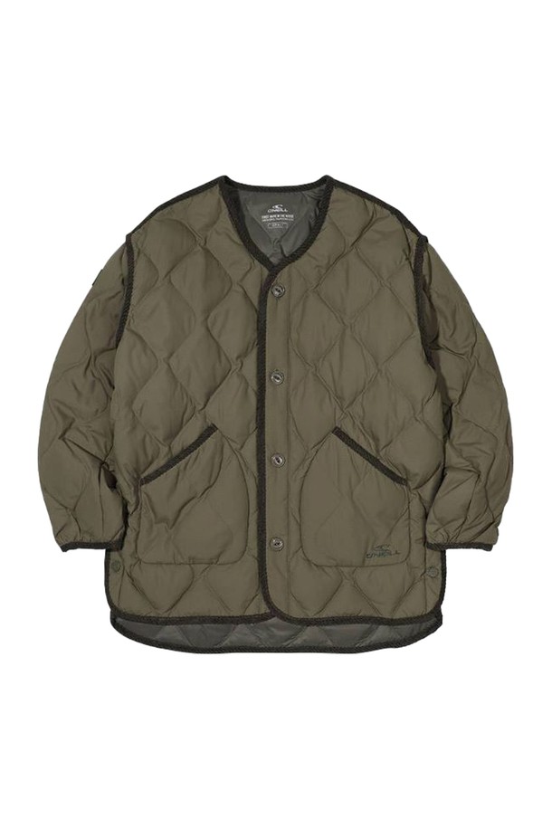 [오닐] 24/FW 여성 헬렌 덕다운 퀼팅 넥리스 점퍼 OWDLN8101-816는 가을과 겨울철, 캐주얼과 스포티한 스타일을 연출하기 좋은 여성 덕다운 점퍼입니다. 카키 색상으로, 미디엄 기장의 퀼팅 디자인이 특징입니다. 덕다운 80%, 덕페더 20% 충전재와 부드러운 촉감의 소재로 따뜻하고 편안한 착용감을 제공합니다. 라운드 아우터 포켓과 코듀로이 트림 디테일, 소매 웨이브 로고가 디자인 포인트를 더하며, 버튼 여밈 방식과 슬림핏, 레귤러핏, 루즈핏으로 다양한 핏을 연출할 수 있습니다. 겨울 데일리룩, 산책룩, 여행룩에 활용하기 좋은 아이템입니다.
