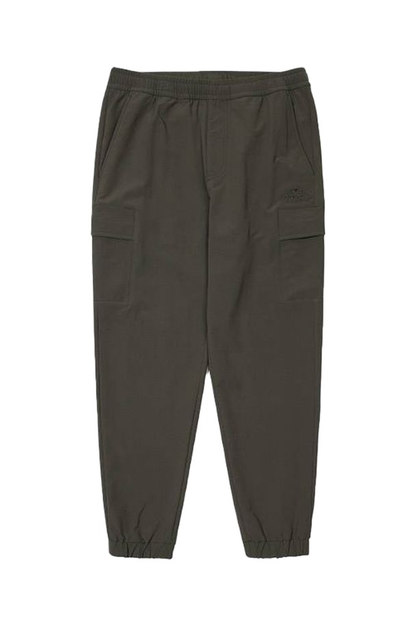 [오닐] 24/FW 남성 다윈 브러쉬 조거 팬츠 OMPTN4117-816는 가을, 겨울 시즌에 적합한 남성용 조거 팬츠입니다. 카키 색상의 이 바지는 일상, 워킹, 스포츠 활동에 적합하며, 스포티하고 캐주얼한 스타일을 연출합니다. 부드러운 촉감의 나일론, 폴리우레탄 혼방 소재로 제작되었으며, 브러쉬드 안감으로 보온성을 높였습니다. 밴딩 처리와 슬림, 레귤러, 루즈, 오버 핏으로 다양한 핏을 제공하며, 무지 디자인에 카고 포켓 디테일이 더해져 실용성을 더했습니다. 신축성 있는 소재로 편안한 착용감을 선사하며, 가을 나들이룩, 겨울 데일리룩, 산책룩 등 다양한 TPO에 활용하기 좋습니다.

