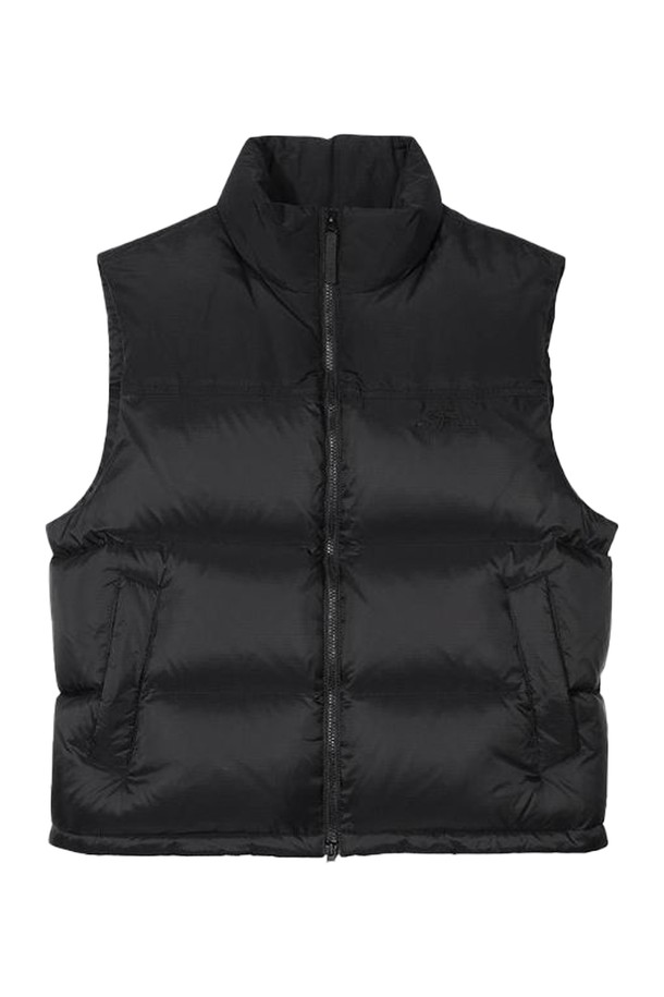 [오닐] 24F/W 남성 벨리 덕다운 베스트 OMVDN4105-199는 가을과 겨울철, 일상 및 스포츠 활동에 적합한 남성용 덕다운 베스트입니다. 슬림핏과 레귤러핏으로 출시되었으며, 부드러운 촉감의 나일론, 폴리에스터, 덕다운 소재를 사용하여 보온성과 경량성을 제공합니다. 무지 패턴의 블랙 컬러로 스포티, 캐주얼, 미니멀 스타일을 연출할 수 있으며, 집업 스타일의 민소매 디자인입니다. 리브 원단과 로고 패치 디테일, 덕다운 80%, 덕페더 20% 충전재를 사용하여 퀄리티를 높였습니다. 겨울 데일리룩, 등산룩, 여행룩에 활용하기 좋습니다.
