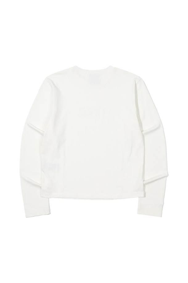 **[오닐] 24/FW 여성 워딩 긴팔 티셔츠 OWTRN7151-101**는 부드러운 촉감의 CP싱글 면, 폴리우레탄 혼방 소재로 제작된 여성 긴팔 티셔츠입니다. 가을, 겨울 시즌에 적합하며, 슬림핏 라운드넥 디자인으로 데이트룩, 캐주얼, 스포티, 미니멀 스타일을 연출하기 좋습니다. 오프 화이트 컬러에 로고와 프린트 패턴이 돋보이며, 약간의 비침이 있는 것이 특징입니다. 탄탄한 외관과 여성스러운 실루엣을 살려주는 제품입니다. 신축성이 있어 편안하게 착용 가능합니다.
