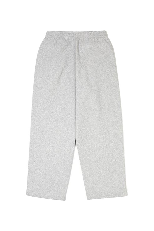 [오닐] 24/FW 공용 웨이브 유니 원턱 팬츠 OUPTN4163-193는 부드러운 촉감의 면, 폴리에스테르 혼방 소재로 제작되어 가을, 겨울철 따뜻하게 착용할 수 있습니다. 넉넉한 루즈핏 와이드 실루엣에 원턱 디자인을 더해 편안하면서도 캐주얼한 스타일을 연출합니다. 밑단 스트링 조절이 가능하여 조거 또는 스트레이트 핏으로 다양하게 활용할 수 있으며, 기모 안감으로 보온성을 높였습니다. "Medium Melange Grey" 컬러의 무지 디자인으로 어떤 상의에도 잘 어울리며, 일상, 캐주얼 TPO에 적합합니다. OUTFN4158 상의와 세트로 구성하여 더욱 멋스러운 룩을 완성할 수 있습니다.
