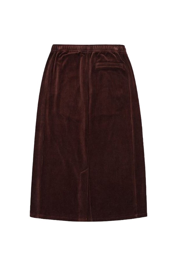 [오닐] 24F/W 여성 푸딩 롱 스커트 OWPKN8152-505는 부드러운 면과 폴리에스테르 혼방의 벨루어 소재로 제작되어 포근한 착용감을 선사합니다. A라인 핏과 롱스커트 디자인으로 캐주얼하면서도 여성스러운 실루엣을 연출하며, 브라운 컬러와 무지 패턴으로 다양한 겨울 데일리룩에 활용하기 좋습니다. 두꺼운 두께감과 백 슬릿 디테일이 특징이며, 레귤러핏으로 편안하게 착용 가능합니다. 세트 상품으로도 구성하여 더욱 스타일리시하게 연출할 수 있습니다. 미니멀하고 클래식한 스타일을 즐기는 여성분들께 추천합니다.
