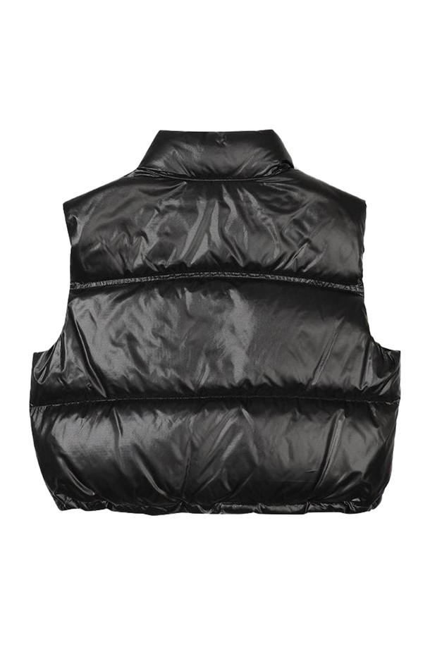 [오닐] 24/FW 여성 벨리 덕다운 스탠넥 베스트 OWVDN8105-199는 가을, 겨울에 착용하기 좋은 여성용 덕다운 베스트입니다. 블랙 색상의 무지 디자인으로, 일상 및 스포츠 활동에 모두 적합하며, 캐주얼, 스포티, 미니멀 스타일을 연출할 수 있습니다. 슬림핏의 레귤러 기장으로, 2-WAY 지퍼와 밑단 스트링 조절이 가능하며, 스탠드넥 칼라와 경량 설계로 편안함을 더했습니다. 나일론, 폴리에스테르, 덕다운 소재를 사용하여 보온성을 높였으며, 부드러운 촉감과 안감 처리가 특징입니다. 겨울 데일리룩, 산책룩, 여행룩에 활용하기 좋은 아이템입니다.
