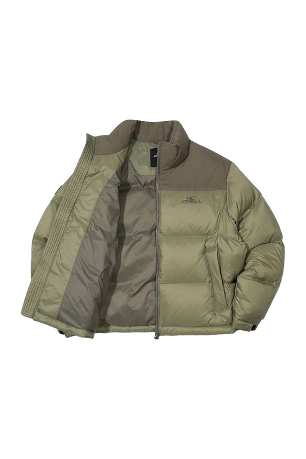[오닐] 24/FW 공용 벨리 덕다운 점퍼 OUDMN4104-816는 가을, 겨울 시즌에 적합한 남녀 공용 덕다운 점퍼입니다. 카키와 올리브 두 가지 색상으로 제공되며, 일상 및 스포츠 활동 모두에 활용 가능합니다. 보온성과 방풍 기능을 갖춘 두꺼운 두께의 패딩 코트로, 오버핏 디자인과 부드러운 촉감이 특징입니다. 캐주얼, 스포티, 미니멀 스타일을 추구하는 분들께 추천하며, 캠핑룩, 등산룩에도 잘 어울립니다. 무지 디자인에 집업 여밈 방식으로 편리함을 더했습니다.
