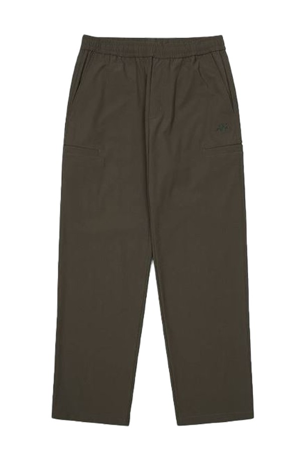 [오닐] 25/FW 남성 린츠 루즈 카고 팬츠 OMPTO3102-816은 남성용 카고 팬츠로, 캐주얼, 스포티, 워크웨어 스타일을 아우릅니다. 가을, 겨울 시즌에 어울리는 긴 기장의 루즈핏 바지로, 카키 및 올리브 색상으로 출시되었습니다. 다양한 룩에 활용하기 좋은 무지 디자인이며, 밴딩 처리되어 편안한 착용감을 제공합니다. 일상 및 캐주얼 코디, 그리고 출근룩 연출에도 적합하며, 카고 포켓 디테일이 특징입니다.
