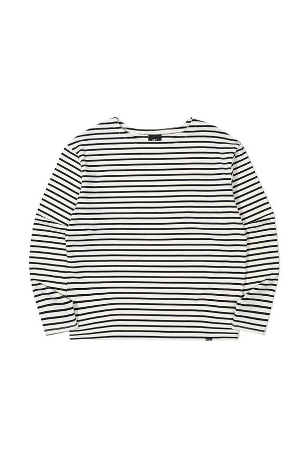 [오닐] 25/FW 여성 아벨 라운드 티셔츠 OWTRO7151-103는 베이직하고 캐주얼한 스타일의 여성 라운드 티셔츠입니다. 가을과 겨울에 적합하며, 얇은 두께감과 부드러운 면 소재로 편안한 착용감을 선사합니다. 레귤러핏으로 제작되었으며, 라운드넥과 긴 소매 디자인으로 다양한 스타일 연출이 가능합니다. 특히, 스트라이프 패턴이 적용되어 기본적인 디자인에 포인트를 더했습니다. 출근룩, 캐주얼, 미니멀, 클래식 스타일을 즐겨 입는 여성분들께 추천합니다.
