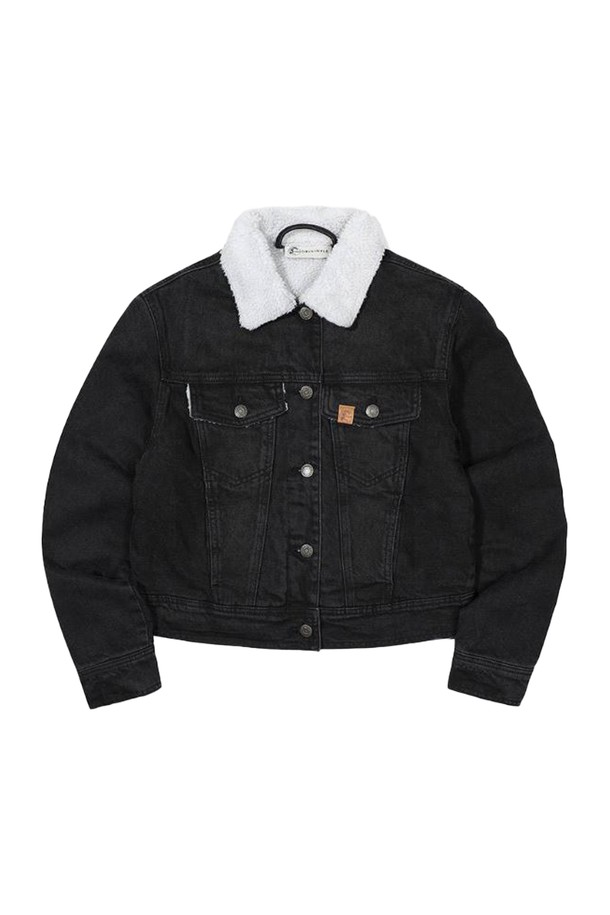 [오닐] 25/FW 여성 O'RIGINALS 데님 자켓 OWJUOI308-199는 캐주얼, 스포티한 스타일을 연출하기 좋은 여성용 데님 재킷입니다. 가을, 겨울 시즌에 어울리는 두꺼운 두께감과 뻣뻣한 촉감의 데님 소재로 제작되었습니다. 블랙 컬러에 무지 디자인으로, 출근룩을 포함한 다양한 일상 착장에 활용하기 좋습니다. 레귤러핏으로 편안하게 착용 가능하며, 긴 소매와 버튼 여밈 방식, 카라 디자인, 양털 안감이 특징입니다. 크롭 기장으로 트렌디한 스타일을 더했습니다.
