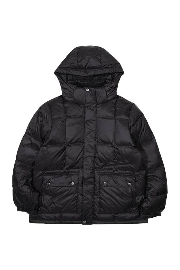 [오닐] 25/FW 남성 호네그 덕다운 후디 점퍼 OMDMO4110-199는 일상, 스포츠 활동에 적합한 남성용 덕다운 점퍼입니다. 가을, 겨울 시즌에 어울리는 두꺼운 두께감과 부드러운 촉감으로 편안한 착용감을 제공합니다. 블랙 컬러의 무지 디자인에 레귤러핏, 후디 스타일로 캐주얼, 스포티, 미니멀한 스타일을 연출할 수 있습니다. 보온성과 방풍 기능을 갖춘 집업 방식의 긴소매 점퍼로, 퀼팅 디테일과 방한성을 더해 더욱 따뜻하게 착용 가능하며 출근룩, 여행룩으로 활용하기 좋습니다.
