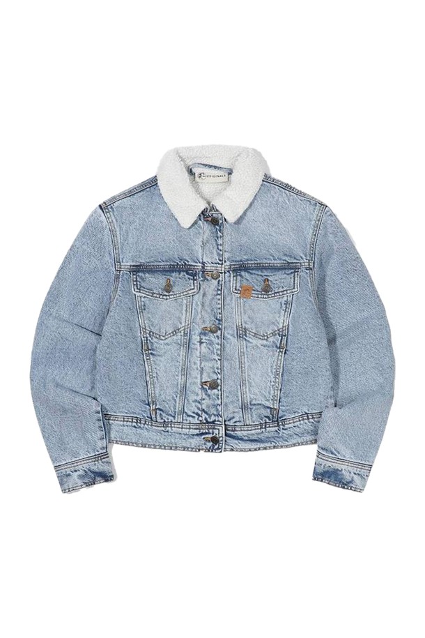 [오닐] 25/FW 여성 O'RIGINALS 데님 재킷 OWJUOI308-906은 캐주얼, 스포티, 미니멀 스타일을 아우르는 여성용 데님 재킷입니다. 연청 컬러의 무지 디자인으로, 가을과 겨울에 두껍게 입을 수 있어 따뜻함을 제공합니다. 레귤러 핏과 긴소매, 버튼 여밈 방식, 안감 및 포켓 디테일이 특징입니다. O'RIGINALS 시리즈 특유의 디자인으로 일상에서 편안하게 착용하기 좋습니다.
