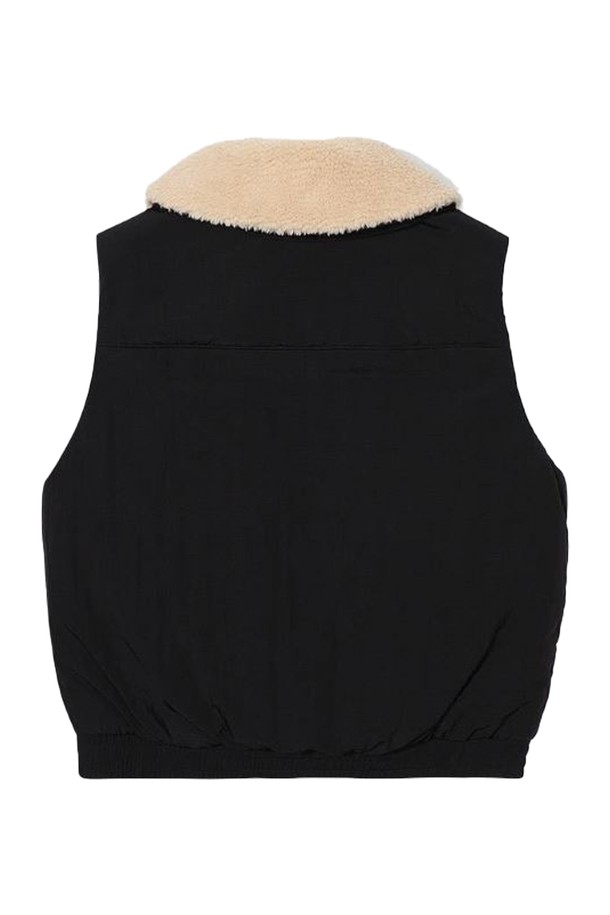 [오닐] 25/FW 여성 린느 써모어 베스트 OWVPO8104-199는 가을, 겨울 시즌 여성들을 위한 캐주얼, 스포티 스타일의 베스트입니다. 블랙, 베이지 두 가지 색상으로 출시되었으며, 부드러운 폴리에스터 소재와 두꺼운 두께감으로 보온성을 높였습니다. 크롭 기장에 집업 여밈 방식, 카라 디테일과 지퍼 포켓으로 실용성을 더했으며, 레귤러핏으로 편안하게 착용 가능합니다. 일상, 스포츠 활동뿐만 아니라 출근룩으로도 활용할 수 있는 활용도 높은 아이템입니다.
