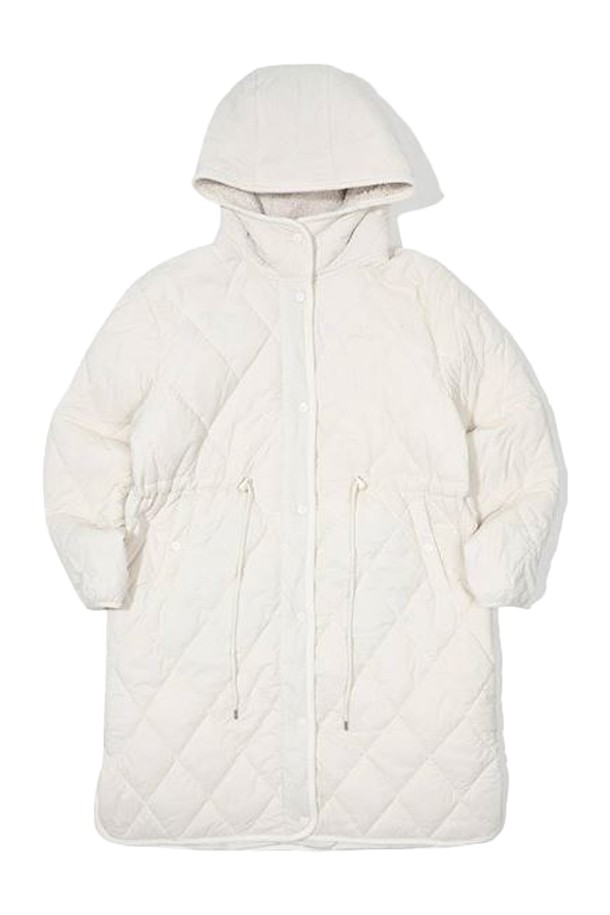 [오닐] 25/FW 여성 오비 써모어 퀼팅 후디 점퍼 OWJPO8102-102는 가을, 겨울 시즌에 어울리는 여성용 후드 점퍼입니다. 아이보리, 베이지 컬러의 퀼팅 디자인으로 캐주얼하고 스포티한 스타일을 연출하며, 레귤러핏의 긴 소매와 두꺼운 두께감으로 보온성을 높였습니다. 집업 스타일로 편안하게 착용 가능하며, 일상과 스포츠 활동 시 모두 활용할 수 있습니다. 방풍 기능과 부드러운 촉감으로 편안한 착용감을 선사하는, 산책룩과 캠핑룩에 적합한 아이템입니다.
