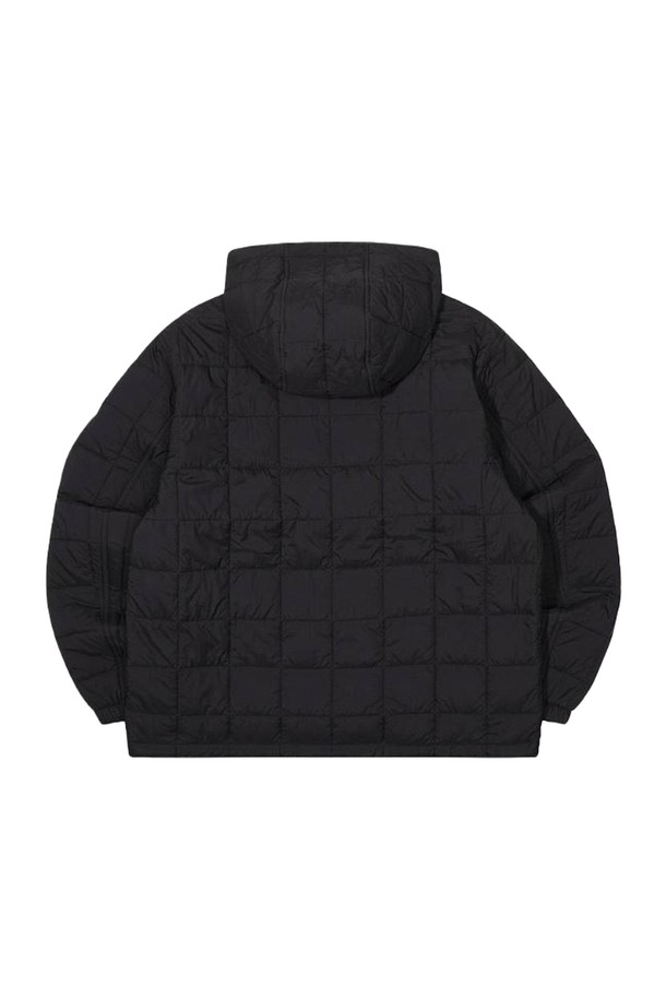 [오닐] 25/FW 남성 빈터 써모어 퀼팅 후디 점퍼 OMJPO4103-199는 보온성을 강화한 두꺼운 두께감의 남성용 겨울 점퍼입니다. 캐주얼 및 스포티 스타일을 아우르는 디자인으로, 일상 및 스포츠 활동 모두에 적합합니다. 퀼팅 패턴과 블랙 컬러가 세련된 느낌을 주며, 후디 디자인과 집업 여밈 방식으로 편안하게 착용할 수 있습니다. 써모어 기능성 소재를 사용하여 추운 날씨에도 따뜻함을 유지해줍니다. 출근룩과 여행룩에 모두 활용 가능한 실용적인 아이템입니다.
