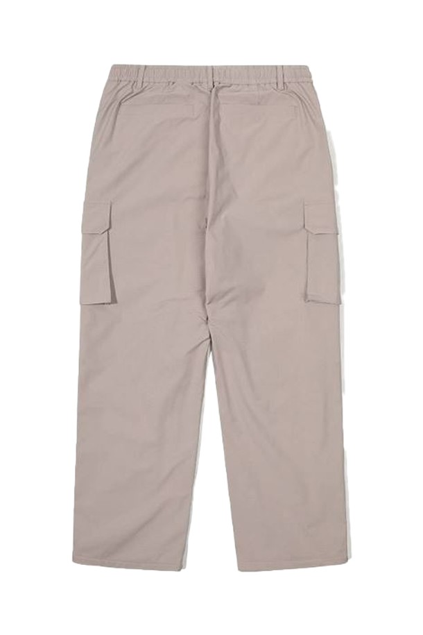 [오닐] 25/FW 남성 엘트 스트레이트 안감 팬츠 OMPTO4114-511은 남성용 스트레이트핏 기모 안감 바지입니다. 가을, 겨울 시즌에 적합하며, 베이지 색상으로 캐주얼 및 스포티한 스타일을 연출할 수 있습니다. 무지 디자인으로 다양한 상의와 매치하기 용이하며, 일상복으로 활용하기 좋습니다. 스포츠웨어 스타일을 겸비하여 활동적인 날에도 편안하게 착용 가능합니다.
