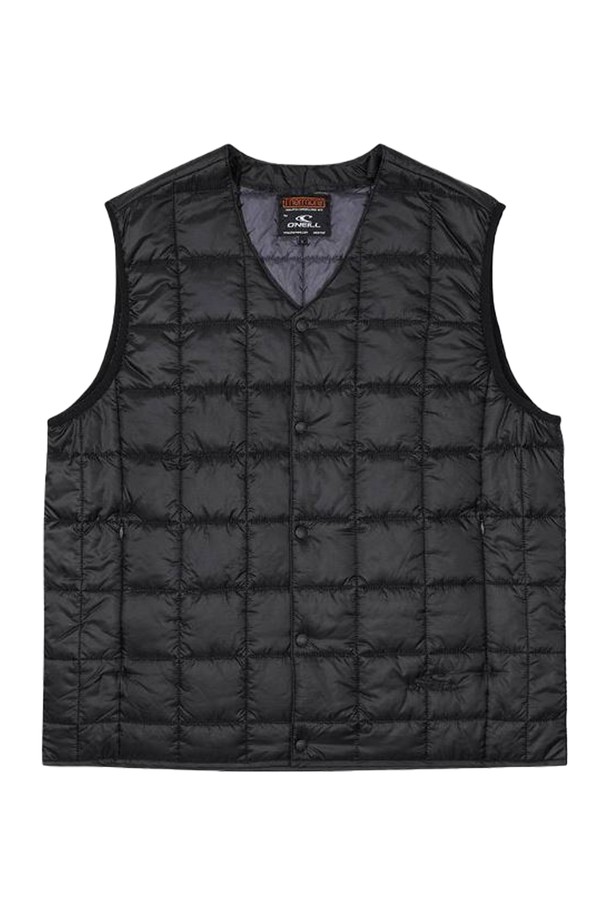 [오닐] 25/FW 남성 카펠 써모어 퀼팅 베스트 OMVPO4101-199는 쌀쌀한 날씨에 보온성과 스타일을 동시에 잡을 수 있는 남성용 패딩 베스트입니다. 부드러운 촉감의 나일론 소재와 두꺼운 두께감으로 뛰어난 보온성을 제공하며, 퀼팅 패턴이 적용되어 스포티하면서도 캐주얼한 분위기를 연출합니다. 레귤러핏으로 제작되어 편안한 착용감을 선사하며, 집업 스타일로 간편하게 입고 벗을 수 있습니다. 일상복은 물론, 캠핑룩 등 다양한 TPO에 활용 가능하며, 미니멀, 캐주얼, 스포티 스타일을 모두 소화할 수 있는 활용도 높은 아이템입니다. 민소매 디자인으로 활동성을 높였습니다.
