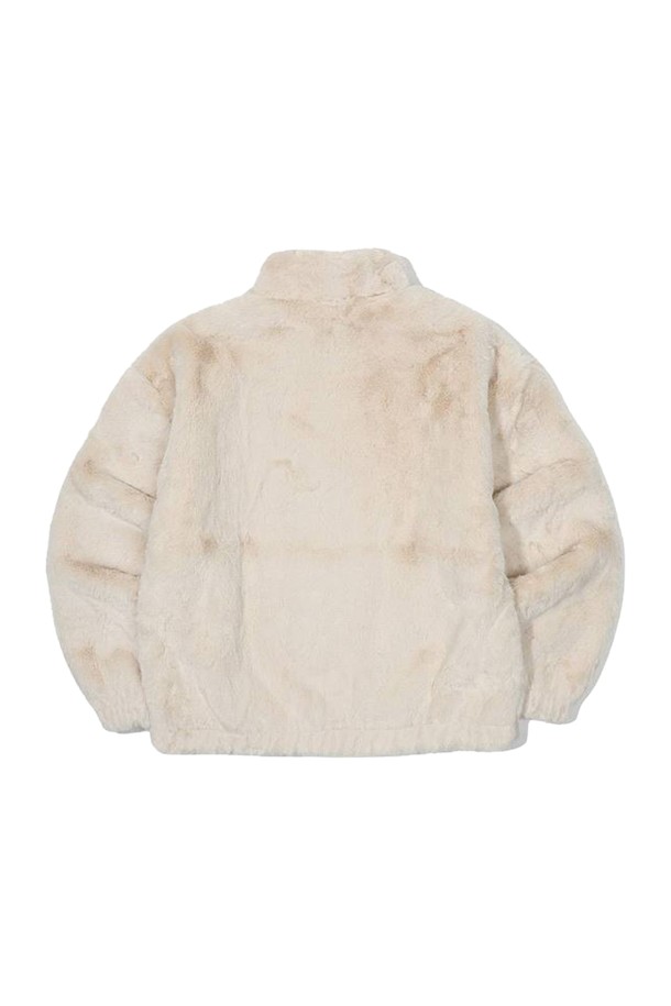 [오닐] 25/FW 여성 FWC'Cruz 인조 퍼 플리스 점퍼 OWJUOI301-102는 부드러운 촉감의 인조 퍼 플리스 소재로 제작되어 가을, 겨울철 따뜻함을 선사합니다. 아이보리, 화이트 컬러의 무지 디자인에 루즈핏과 크롭 기장으로 캐주얼하고 스포티한 스타일을 연출합니다. 집업 여밈 방식과 긴 소매 기장으로 편안함을 더했으며, 일상과 가벼운 스포츠 활동에 적합합니다. 산책룩, 미니멀한 스타일 연출에 활용하기 좋으며 높은 보온성을 제공합니다.
