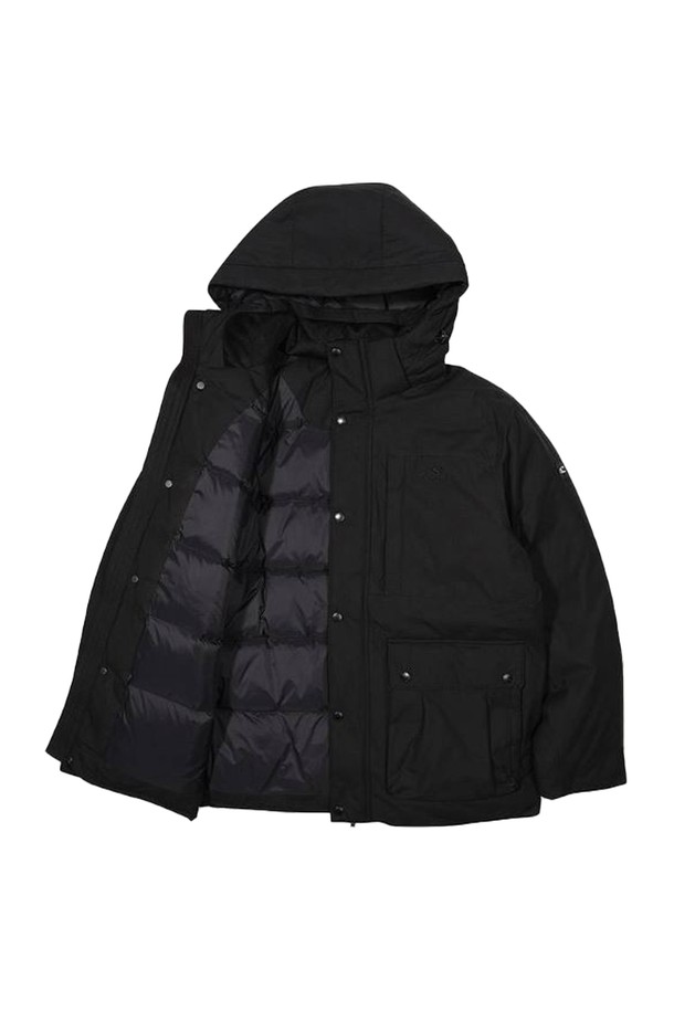 [오닐] 25/FW 남성 베른 덕다운 후디 점퍼 OMDHO4111-199는 가을과 겨울철, 일상 및 스포츠 활동에 적합한 남성용 덕다운 점퍼입니다. 무지 디자인에 레귤러핏으로 제작되었으며, 보온성과 방풍 기능을 갖춘 두꺼운 두께감의 후디 스타일입니다. 부드러운 촉감과 긴 소매 기장으로 편안함을 더했으며, 집업 여밈 방식으로 간편하게 착용할 수 있습니다. 출근룩과 여행룩에 캐주얼, 스포티, 미니멀한 스타일로 연출하기 좋습니다.
