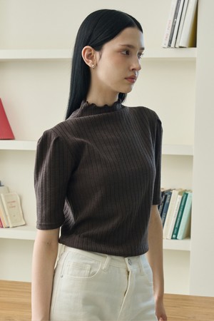하프넥 프릴 폴라티 모카브라운 [T43]