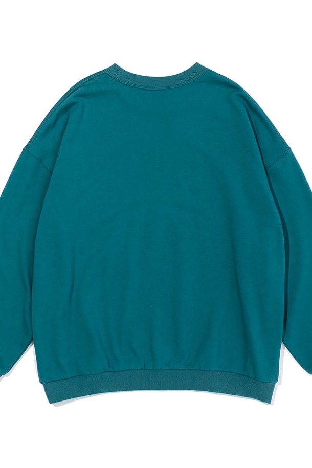 스테이트 에플릭케 크루 TEAL BLUE는 봄, 가을 시즌에 어울리는 티알 블루 컬러의 맨투맨/스웨트셔츠입니다. 면과 폴리에스테르 혼방 소재로 제작되었으며, 톤온톤 아플리케 디자인과 CAMPVIBES 컨셉이 특징입니다. 캐주얼하고 스포티한 무드를 연출하며, 일상 또는 캠핑 활동에 적합합니다.
