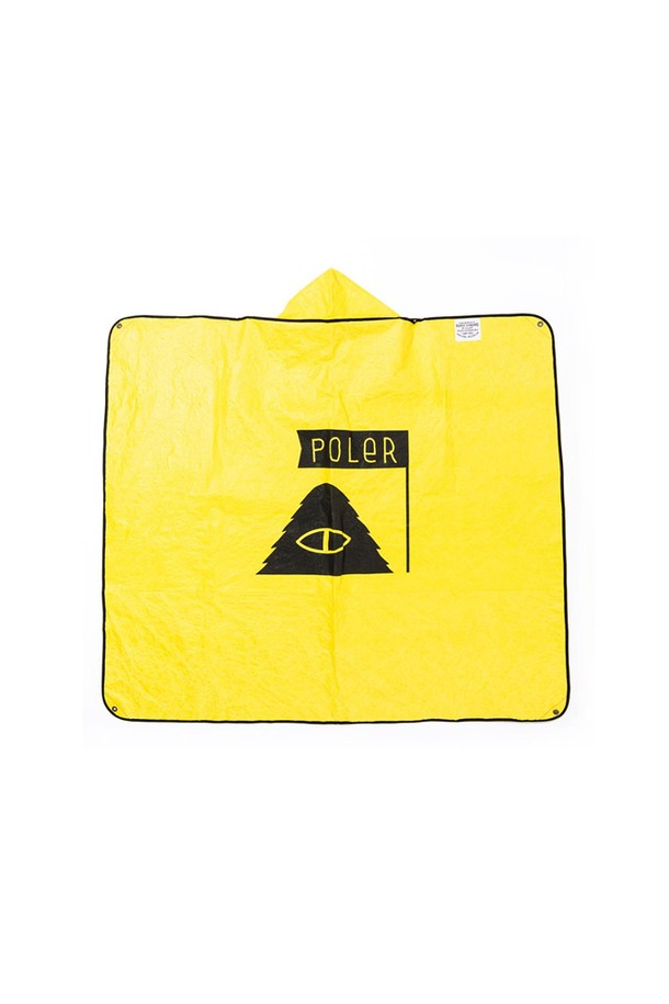 더 매직 타핏 옐로우는 캠핑과 일상생활에서 다용도로 활용 가능한 실용적인 아웃도어 장비입니다. 옐로우 컬러의 174cm x 152cm 크기로 제작되었으며, 튼튼한 타이벡(Tyvek)과 알루미늄 소재를 사용하여 내구성을 높였습니다. 방수 기능을 갖춰 야외 활동 시 쾌적함을 유지하며, 로고 패턴으로 포인트를 주었습니다. 간편하게 휴대하고 사용할 수 있어 캠핑, 피크닉 등 다양한 상황에서 유용하게 활용할 수 있습니다.
