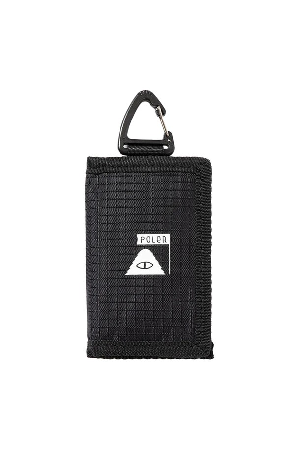 스터프에이블 행 지갑 BLACK은 폴리에스테르 소재의 미니 사이즈 행잉월렛입니다. 블랙 컬러의 무지 디자인에 카라비너 장식이 더해져 키치한 매력을 선사하며, 한 손에 쏙 들어오는 크기로 휴대성을 높였습니다. 벨크로형과 지퍼형 잠금방식으로 소지품을 안전하게 보관할 수 있으며, 일상, 아웃도어, 서핑 등 다양한 용도로 활용 가능합니다.
