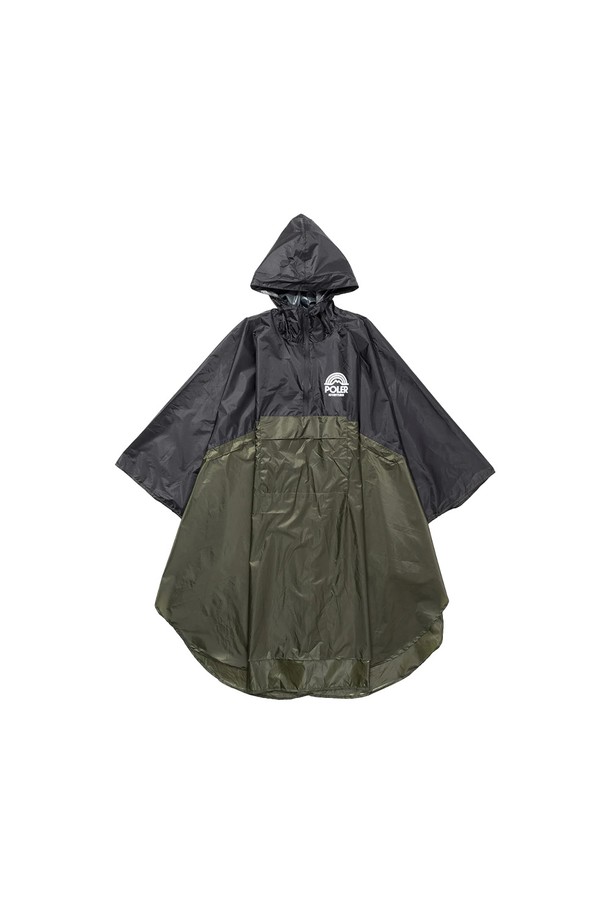 올리브 색상의 레인 판초입니다. 얇고 뻣뻣한 나일론 소재로 제작되어 방수, 생활 방수 및 통기 기능을 제공합니다. 루즈핏 롱 기장의 반소매 디자인으로, 캠핑, 하이킹, 일상에서 캐주얼하고 스포티하게 착용할 수 있습니다. 무지 스타일의 오픈형 판초로, 봄, 여름, 가을 계절에 활용하기 좋습니다. 휴대성이 용이하여 언제 어디서든 간편하게 사용할 수 있습니다.
