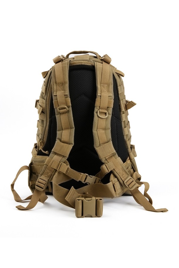 벌쳐2 3Day 백팩 - 카키는 34L 용량의 라지 사이즈 백팩으로, 여행, 일상, 하이킹, 백패킹, 캠핑 등 다양한 용도로 활용할 수 있습니다. 카키 컬러의 무지 디자인에 버클과 스트랩으로 포인트를 주었으며, 남성용 제품입니다. 방수, 생활 방수, 발수 기능을 갖춰 야외 활동에 적합하며, 3단 레이어 구조, 4개의 압축 스트랩, 다수 수납공간, MOLLE 시스템 호환, 인체공학적 어깨끈, 지퍼형 잠금 방식 등 편리한 기능을 제공합니다. 캐주얼, 고프코어 스타일을 연출하며, 여행룩, 캠핑룩, 등산룩에 잘 어울립니다.
