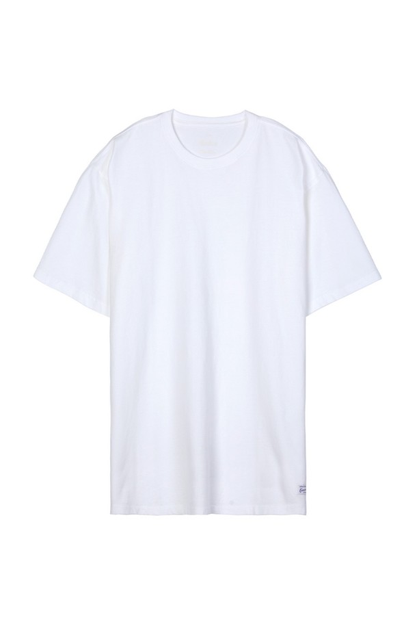 부드러운 촉감의 오가닉 코튼 100% 소재로 제작된 남녀 공용 박스핏 헤리티지 반팔 티셔츠입니다. 화이트 컬러의 무지 디자인으로, 베이직하고 캐주얼한 스타일을 연출하며 봄, 여름철 일상복으로 적합합니다. 라운드넥 디자인에 오버핏으로 편안하게 착용 가능합니다.
