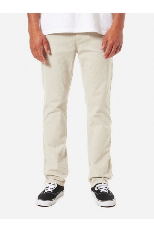 부드러운 아이보리 컬러의 파이프라인 코듀로이 팬츠는 가을, 겨울 시즌에 따뜻하고 편안하게 착용하기 좋습니다. 슬림 스트레이트 핏에 드로우스트링 허리 밴드로 편안함을 더했으며, 히든 포켓 라이닝과 바이어스 테이프 마감으로 디테일을 살렸습니다. 면과 스판덱스 혼방 소재에 골지 패턴이 더해진 두꺼운 코듀로이 원단으로 제작되어 캐주얼하면서도 베이직한 남성 스타일을 완성합니다.
