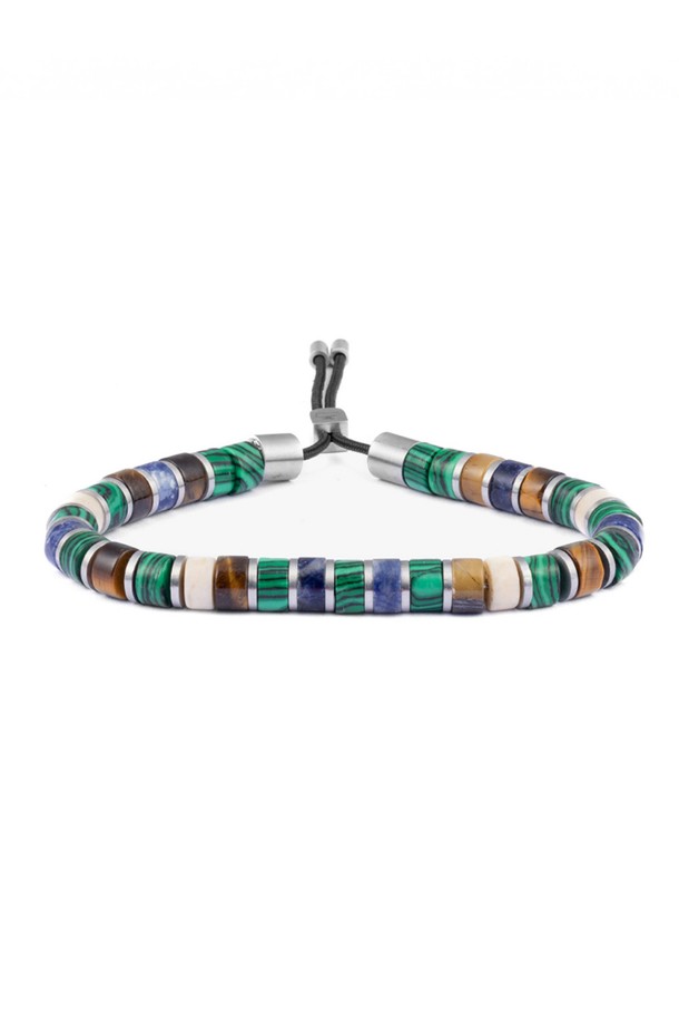 브론타이드(Brontide) 6 팔찌 - 나리타X실버는 해양용 로프와 316L 스테인리스 스틸을 사용하여 제작된 팔찌입니다. 실버와 네이비 두 가지 색상으로 제공되며, 일상, 여행, 휴가, 산책 등 다양한 TPO에 어울립니다. 캐주얼, 미니멀, 리조트 스타일을 즐기는 분들께 추천하며, 100% 수작업으로 제작되어 뛰어난 내구성과 색상 유지력을 자랑합니다. 레이저 각인으로 포인트를 더했으며, 방수 기능과 내염수성으로 편안하게 착용할 수 있습니다.
