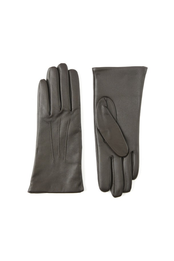 메이지 터치스크린 여성 가죽장갑 - 모카는 가을과 겨울, 출근룩에 잘 어울리는 여성용 장갑입니다. 부드러운 촉감의 가죽 소재로 제작되었으며, 미니멀하고 클래식한 디자인을 자랑합니다. 얇은 두께감으로 편안한 착용감을 선사하며, 모카 컬러가 세련된 분위기를 더합니다. 특히 터치스크린 기능이 있어 스마트 기기 사용이 편리합니다. 일상생활에서 스타일과 실용성을 동시에 만족시키는 아이템입니다.
