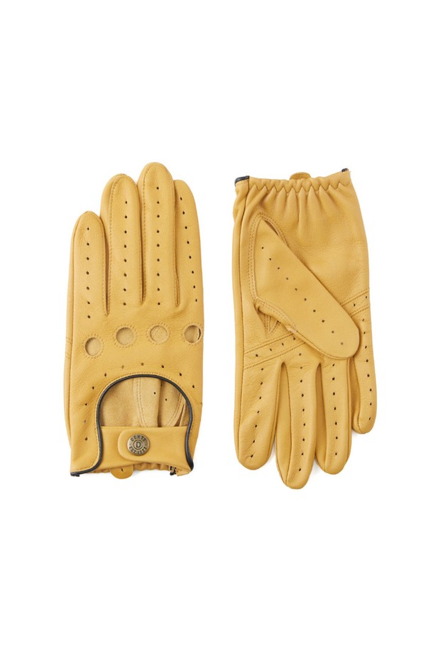 델타 드라이빙 장갑 - 코르크는 남성용 드라이빙 장갑으로, 헤어쉽 가죽 소재를 사용하여 부드러운 촉감과 얇은 두께로 제작되었습니다. 클래식한 디자인에 너클홀, 통기구멍, 스냅 버튼 등의 디테일이 돋보이며, 코르크, 블랙, 그린, 탠 등 다양한 컬러 옵션을 제공합니다. 풀그레인 레더와 자연스러운 텍스처, 고밀도 표면 처리가 특징이며, 해부학적 패턴 디자인과 인심 스티칭, 3-4조각 포셰트 패턴으로 드라이빙 시 뛰어난 그립감과 통기성, 온도 조절 기능을 선사합니다. 여행룩이나 비즈니스 캐주얼과 같은 TPO는 물론, 클래식, 미니멀, 시크 스타일을 즐기는 분들께 적합합니다.
