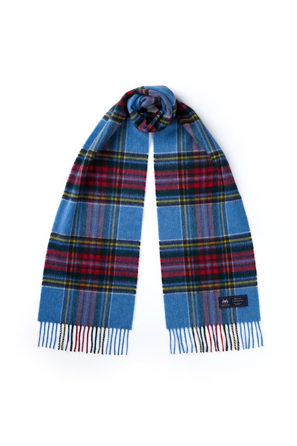 메리노울 머플러 25cm - 블루 빈티지 스튜어트는 부드러운 메리노 램스울 소재로 제작되어 가을, 겨울철 따뜻하고 포근한 착용감을 선사합니다. 클래식 스타일에 어울리는 체크 패턴과 빈티지 블루 컬러, 프린지 디자인이 돋보이며, 울마크 인증을 받은 고품질 제품입니다. 얇은 두께감으로 보온성과 통기성을 동시에 갖춰 일상생활에서 편안하게 착용할 수 있습니다. 2025년 일러스트레이터 '고봄' 작가와의 협업으로 디자인의 가치를 더했습니다. 데이트룩, 가을 나들이룩, 겨울 데일리룩에 클래식하면서도 미니멀한 스타일을 더해보세요.
